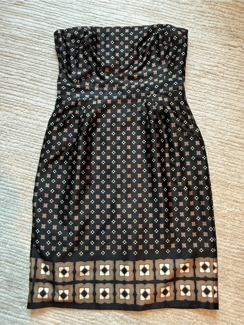 LIKE NEW Banana Republic Strapless Black Patterned Sheath Dress - 12